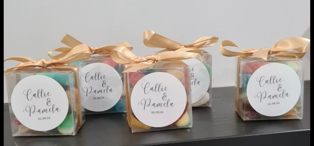Mini favour cubes