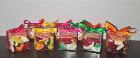 Mini favour cubes